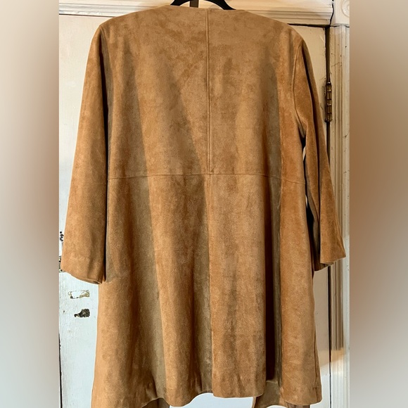 Faux suede Womens swing coat gently used. Tan size L - Picture 2 of 3